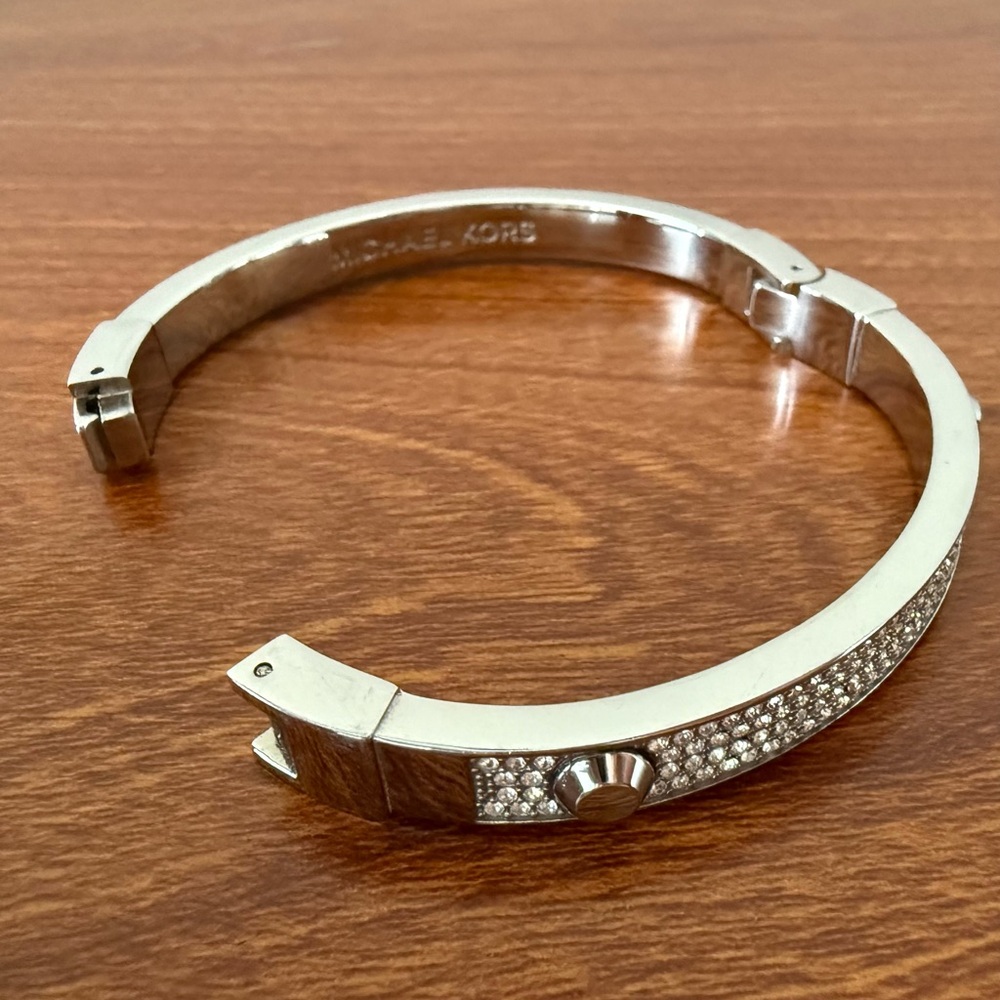 Michael Kors Silvertone Padlock Ring and Astor Stud Bracelet Matching Pair 7 - Picture 8 of 12